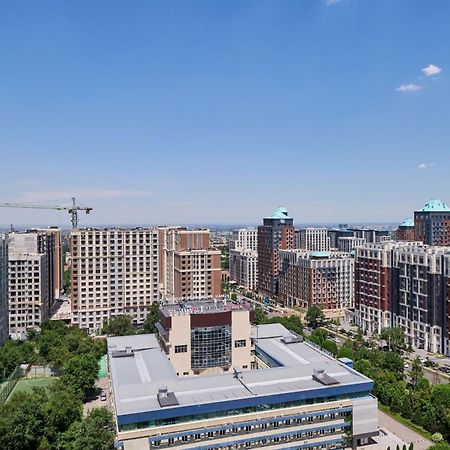 Five Business-Class Rooms In R-House Near Mega Center Almaty Exterior photo