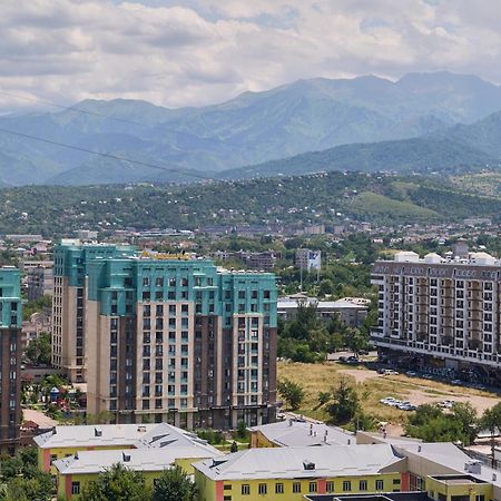 Five Business-Class Rooms In R-House Near Mega Center Almaty Exterior photo