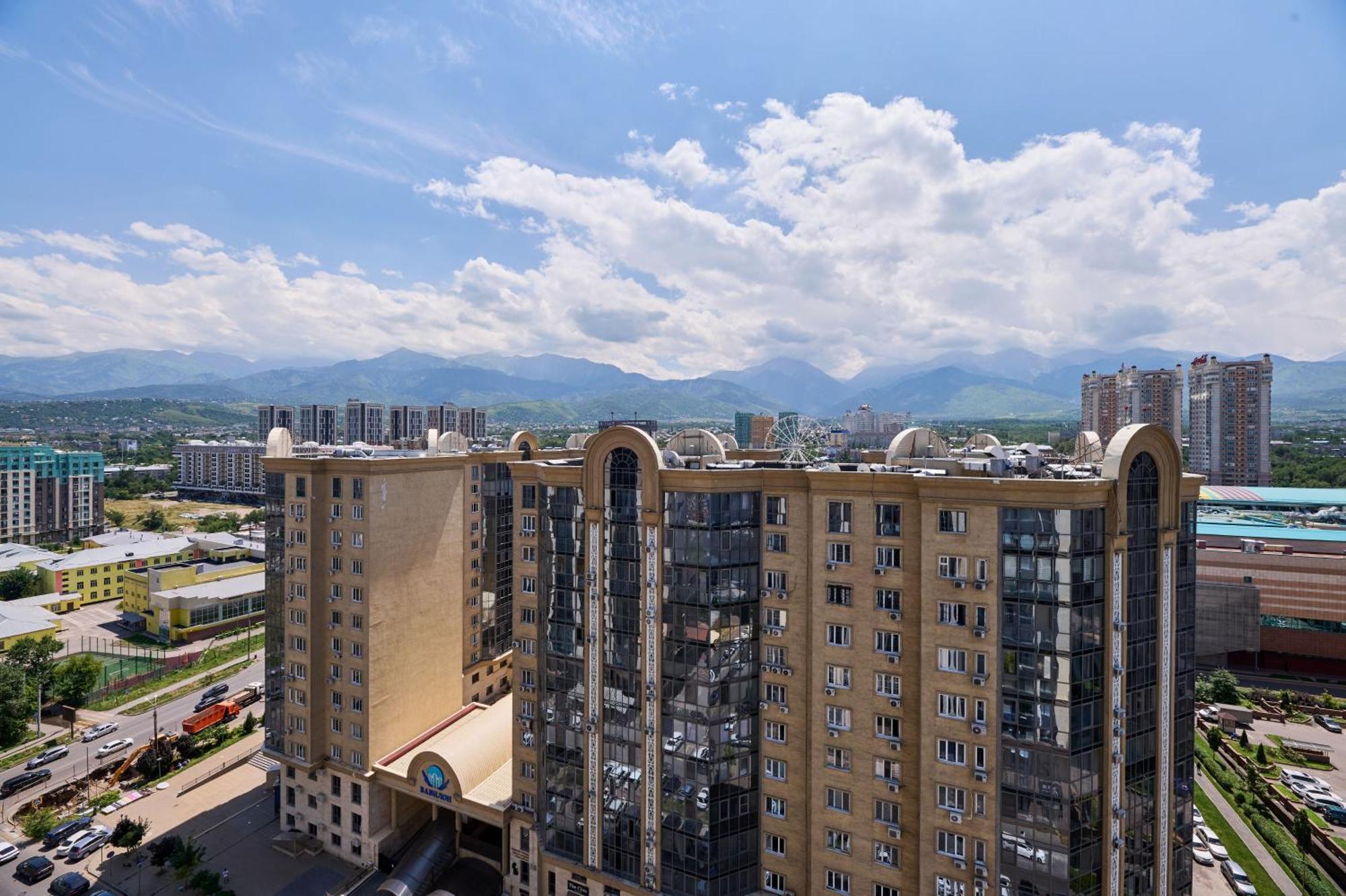 Five Business-Class Rooms In R-House Near Mega Center Almaty Exterior photo