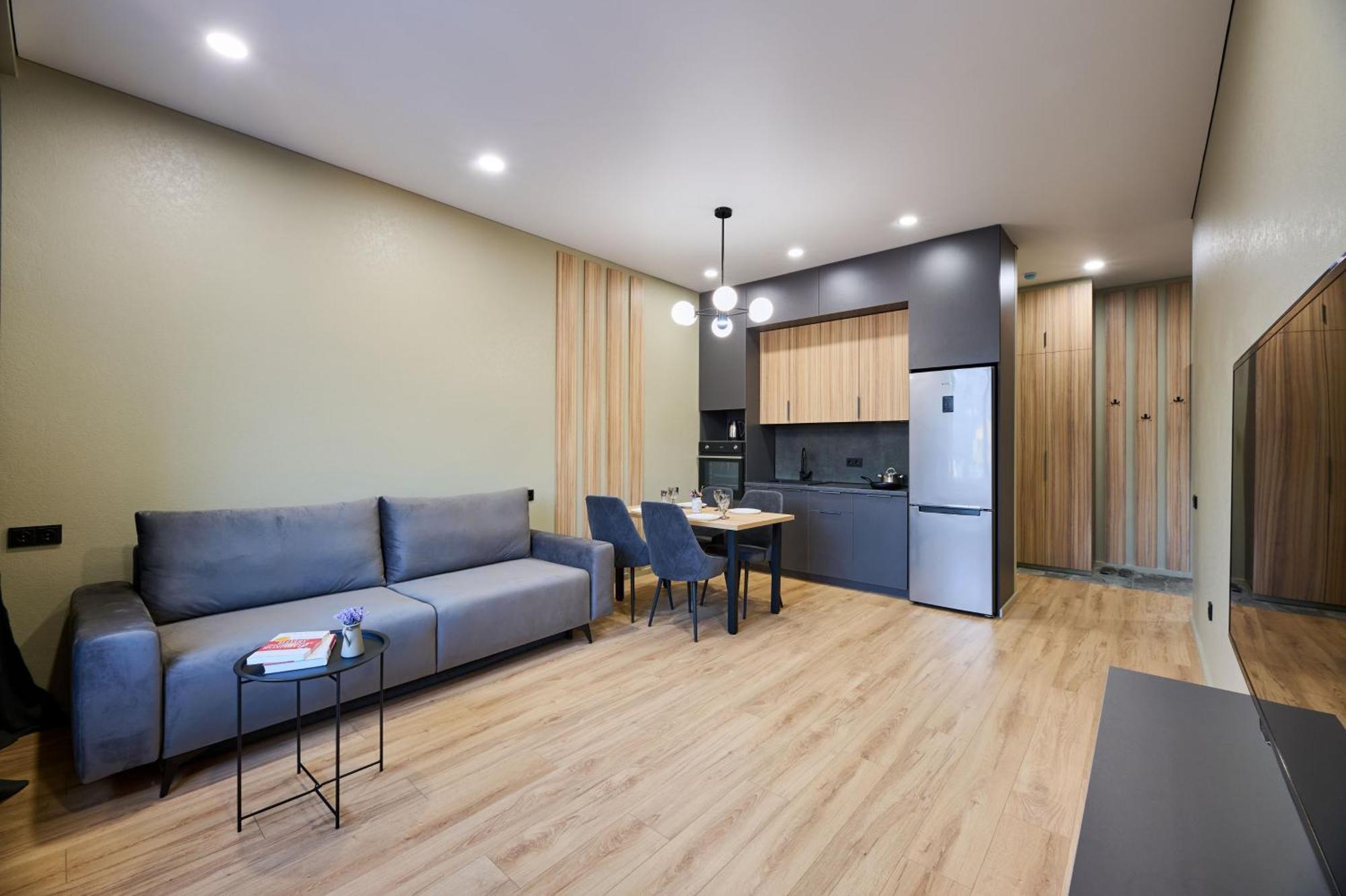 Five Business-Class Rooms In R-House Near Mega Center Almaty Exterior photo