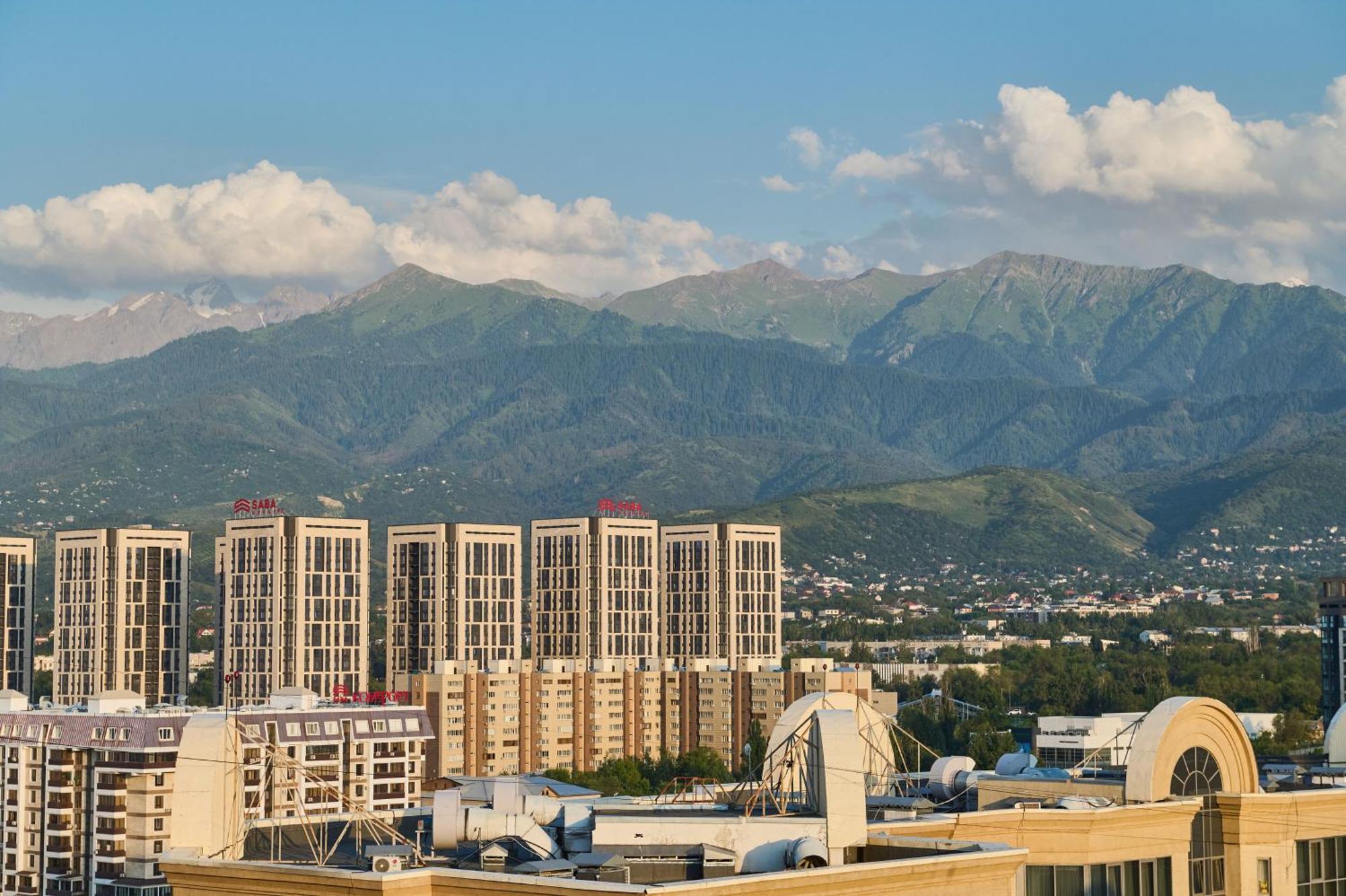 Five Business-Class Rooms In R-House Near Mega Center Almaty Exterior photo