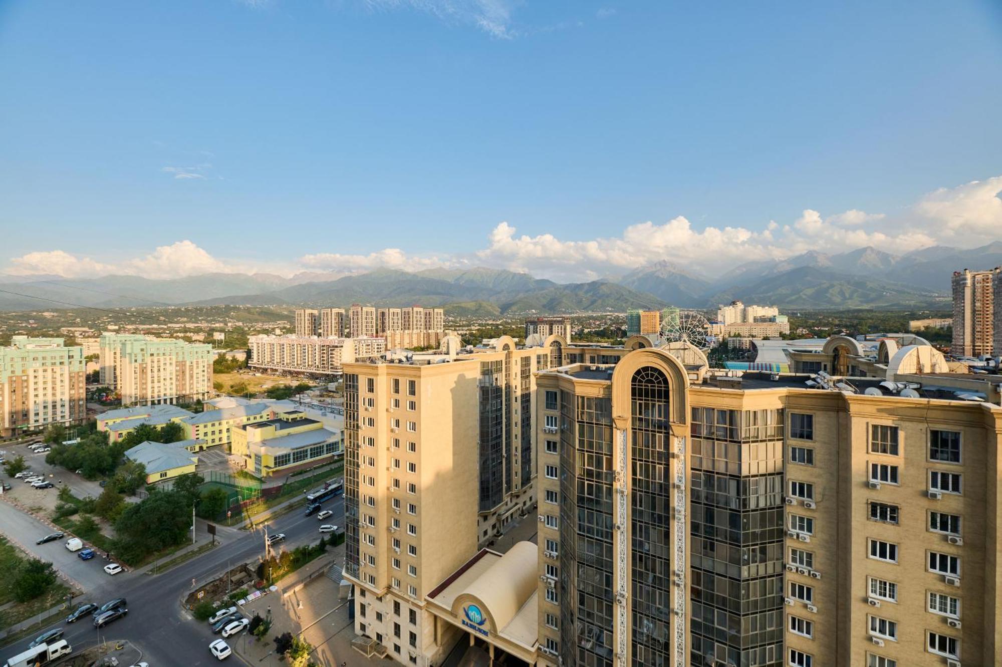 Five Business-Class Rooms In R-House Near Mega Center Almaty Exterior photo
